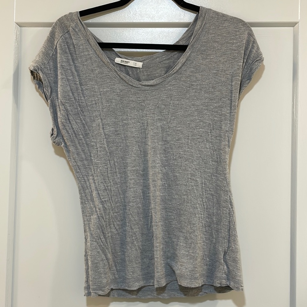 Gray top